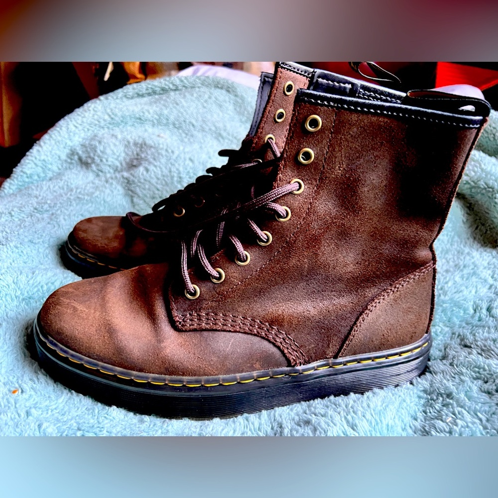 Dr martens 8 eyelet boot  size 8 brown leather worn once